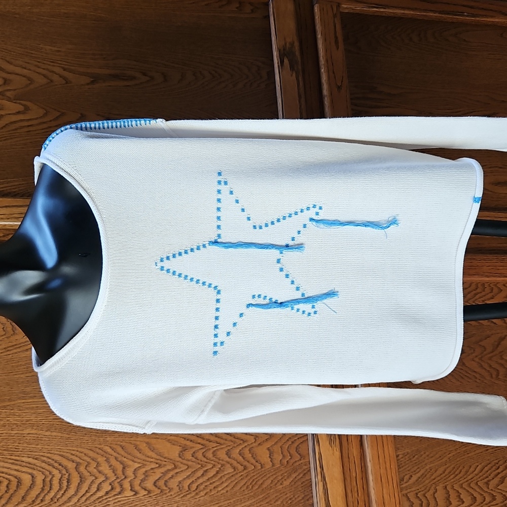 WILD FABLE White Sweater with Blue Star Embroidery - M   NEW